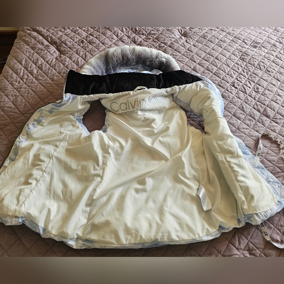 Calvin Klein Performance Puffer Quilted Blue Sky Tie Die Faux Fur Hood Vest Sz M - Picture 7 of 9